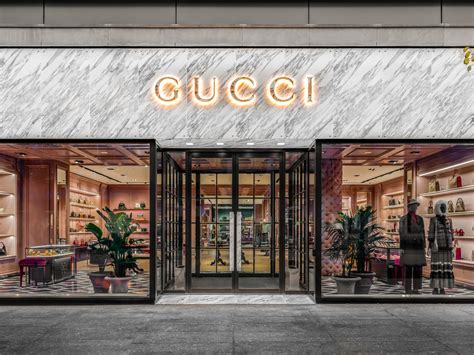 gucci bloor street toronto.